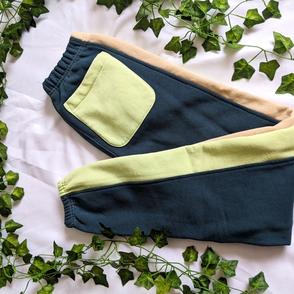 Champion UO Exclusive Reverse Weave color block Sweats - Picture 2 of 6